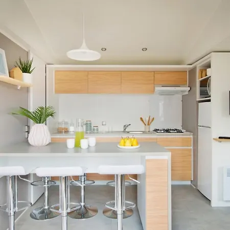 & Cap Soleil مكان تخييم فيا