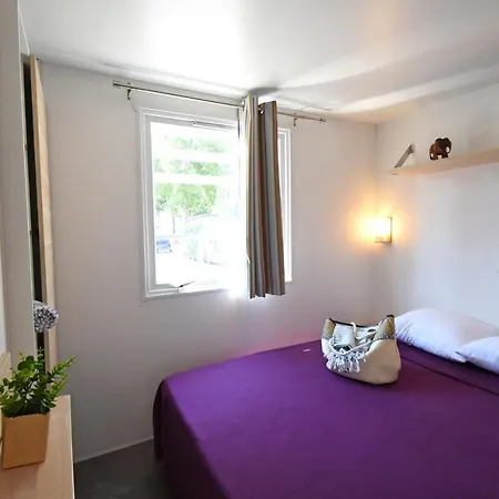 & Cap Soleil مكان تخييم