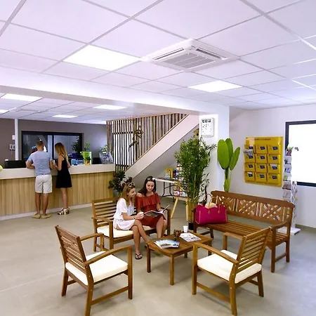 & Cap Soleil مكان تخييم 4*