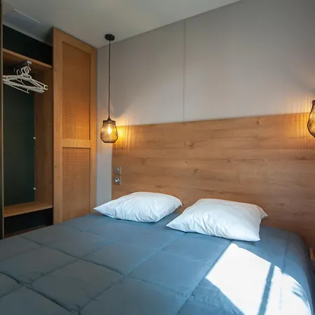 & Cap Soleil مكان تخييم فيا