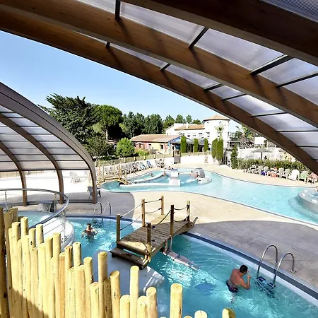 & Cap Soleil Campsite Vias