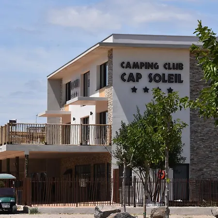 & Cap Soleil مكان تخييم